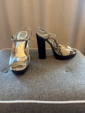 Pelle Moda Snake-Print Platform Slingback Heels in Beige and Black